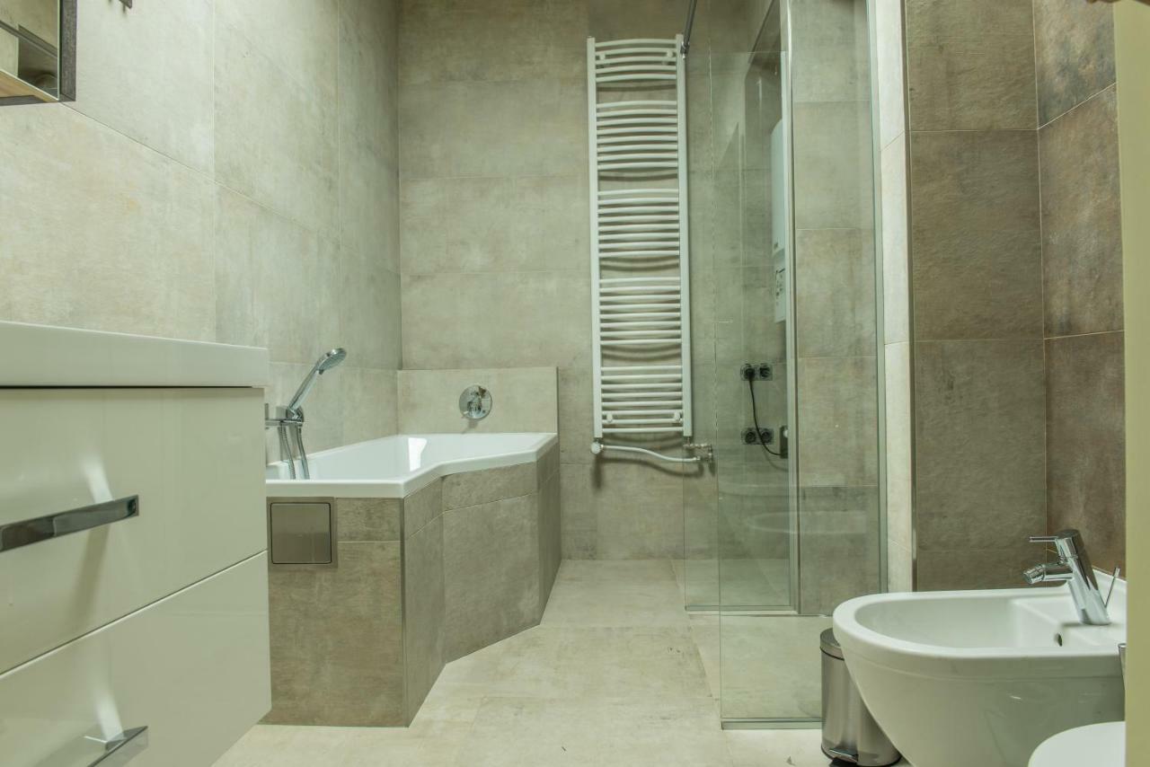 Exclusive 3 Bedroom Top-Notch Flat, Great Location Praga Esterno foto