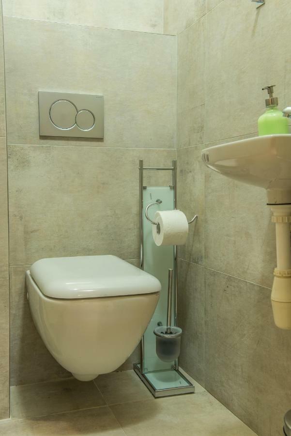 Exclusive 3 Bedroom Top-Notch Flat, Great Location Praga Esterno foto